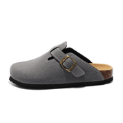 Clog Milan in dark gray with cork sole, wide fit, and adjustable buckle, combining comfort and sophistication